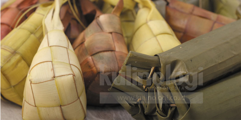 Pintar Membuat dan Memasak Ketupat Lebaran