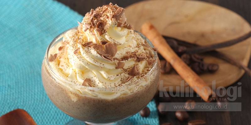 Souffle Coffee Float: Varian Souffle Bertabur Kopi