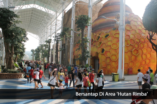 Bersantap Di Area “Hutan Rimba”